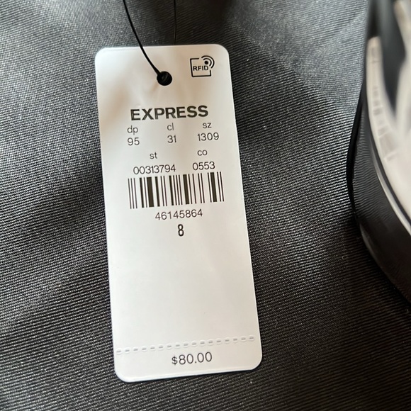 EXPRESS Metallic Rounded Toe
Platform Pumps - Picture 10 of 11